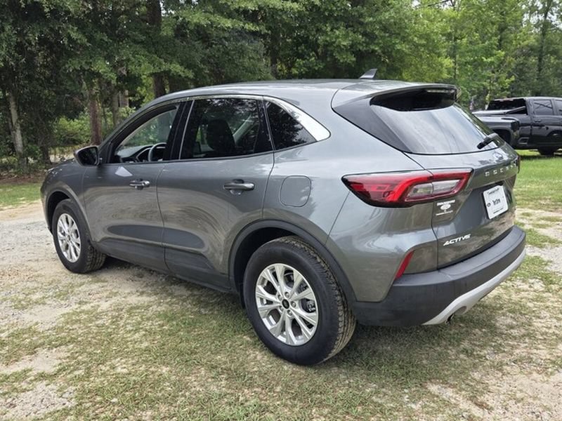 Used 2024 Ford Escape Active AWD/4WD image 9