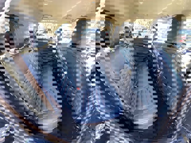 Used 2024 Ford Edge SEL w/ Sport Appearance Package image 5