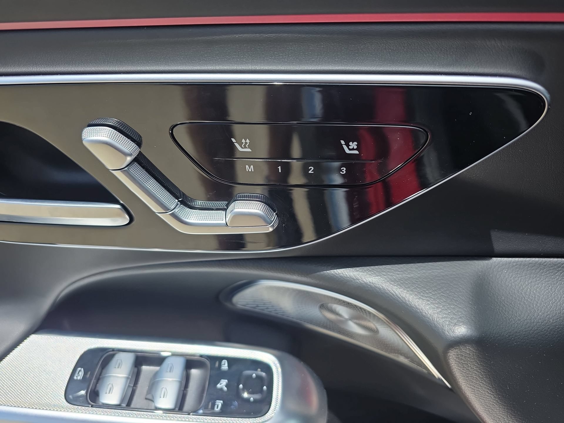 Certified 2025 Mercedes-Benz E 53 AMG e 4MATIC Sedan image 28