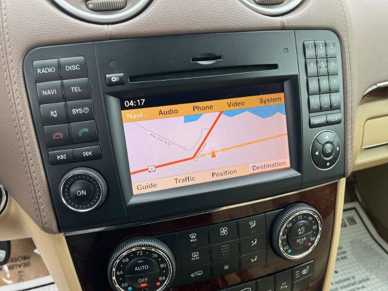 Used 2011 Mercedes-Benz GL 450 4MATIC image 32