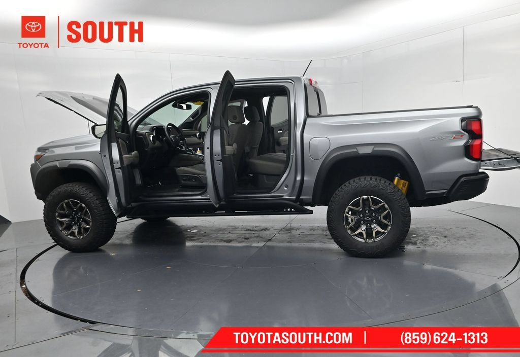 Used 2024 Chevrolet Colorado ZR2 w/ Technology Package AWD/4WD image 72