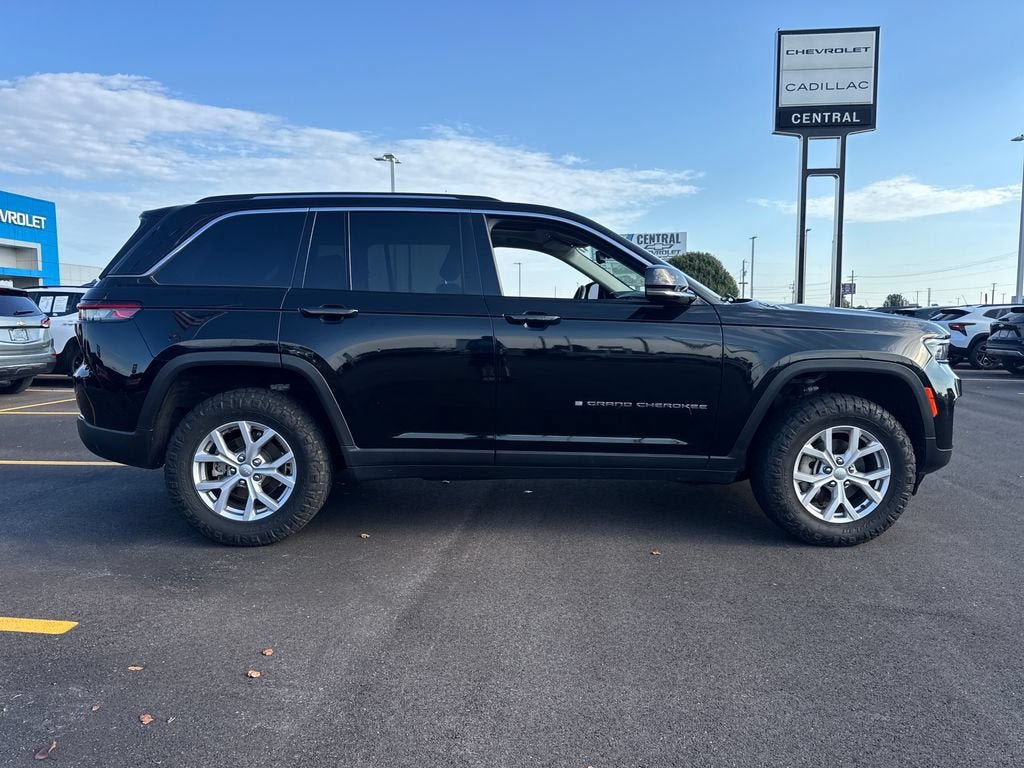 Used 2022 Jeep Grand Cherokee Limited AWD/4WD image 9