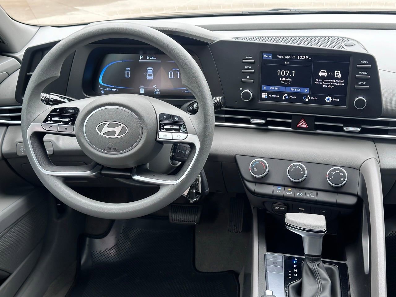 Used 2026 Hyundai Elantra SE FWD image 19