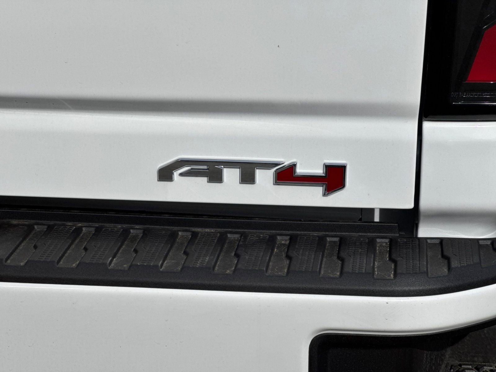 New 2026 GMC Sierra 2500 AT4 w/ Technology Package image 32