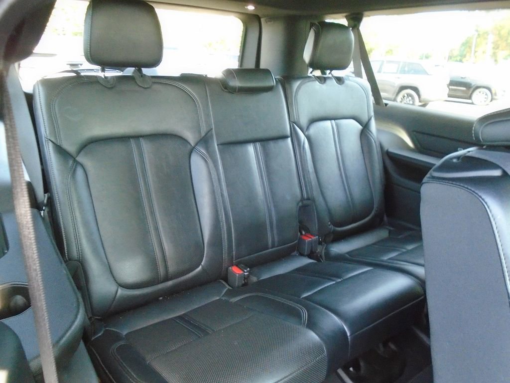 Used 2024 Jeep Wagoneer L Series II w/ Flexible Seating Group image 11