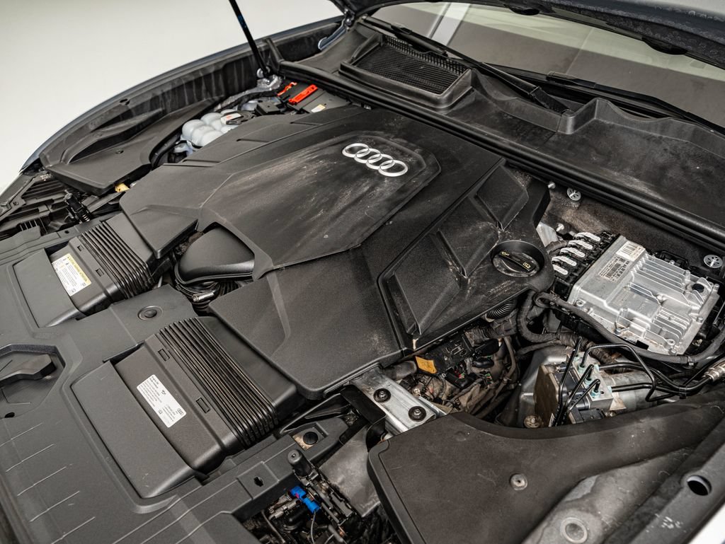 Used 2019 Audi Q8 Prestige AWD/4WD image 41