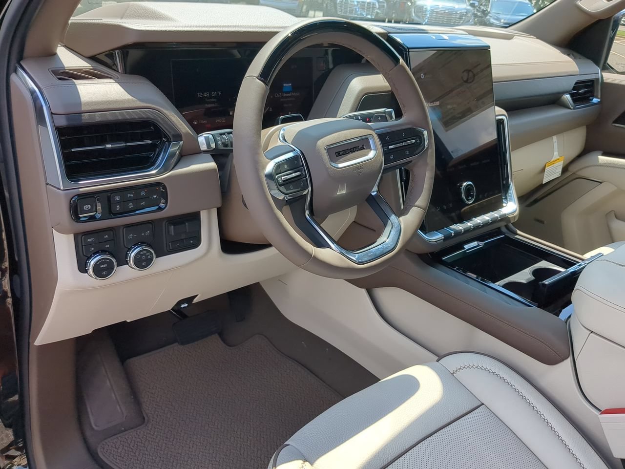 New 2026 GMC Yukon Denali w/ Denali Reserve Package AWD/4WD image 10