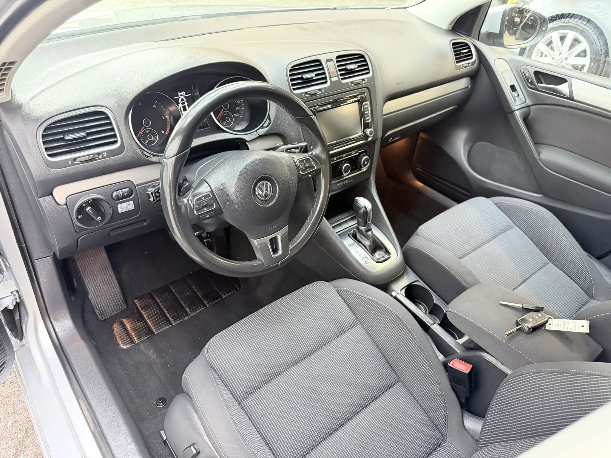 Used 2013 Volkswagen Golf TDI image 9