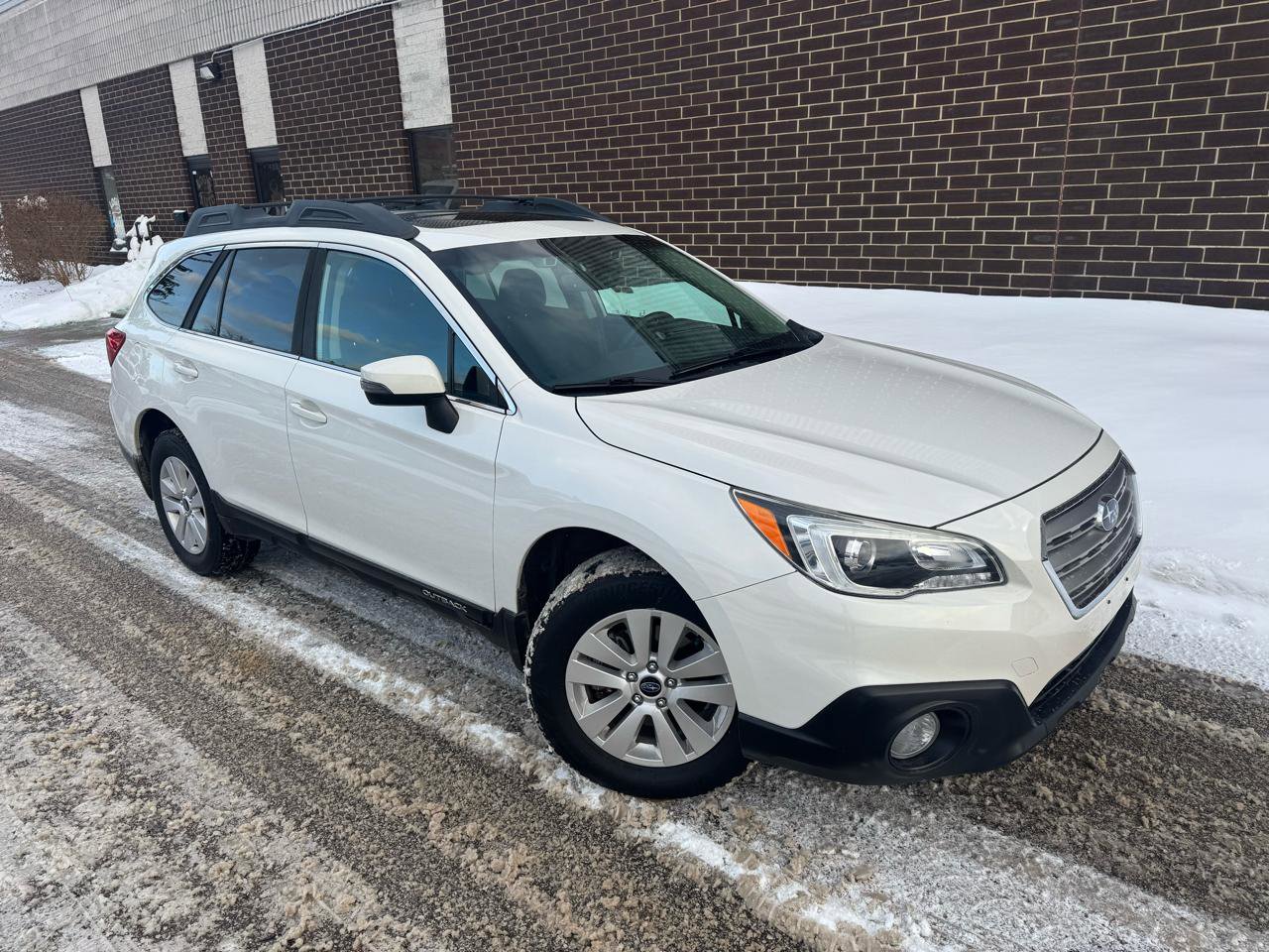 Used 2017 Subaru Outback 2.5i Premium AWD/4WD image 40