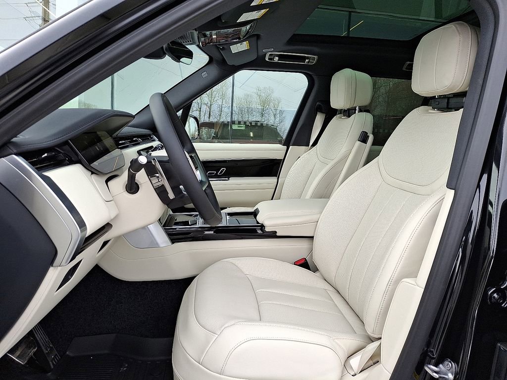 New 2026 Land Rover Range Rover SE image 9