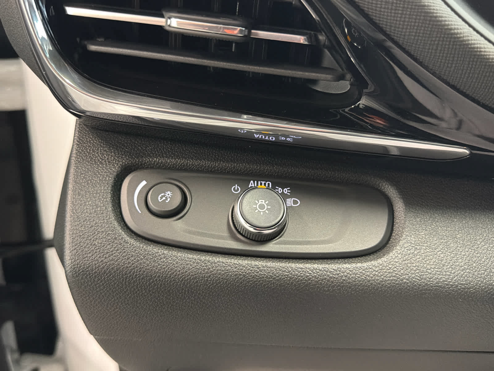 New 2026 Buick Envista Avenir FWD image 30