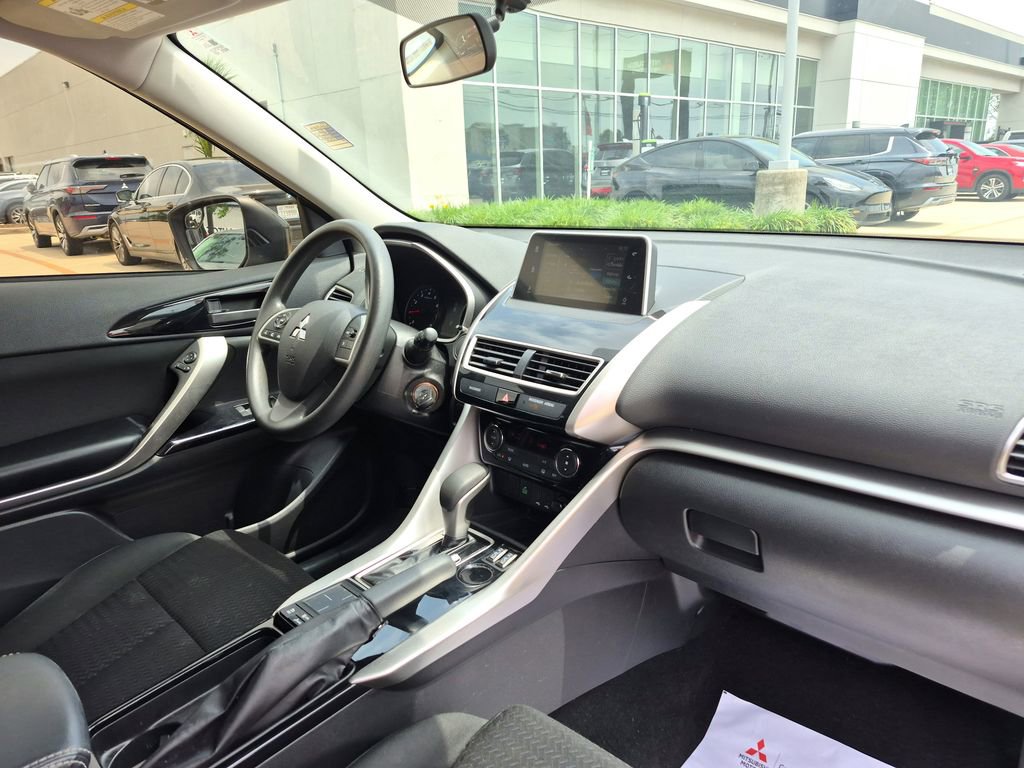 Used 2020 Mitsubishi Eclipse Cross LE FWD image 23