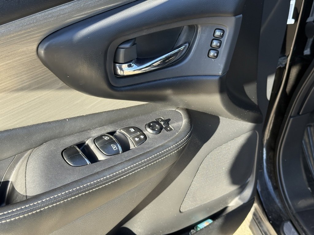 Used 2018 Nissan Murano Platinum image 11