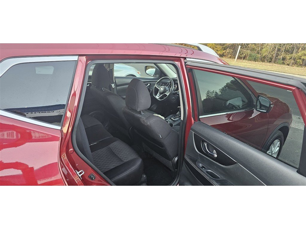 Used 2018 Nissan Rogue SV image 8