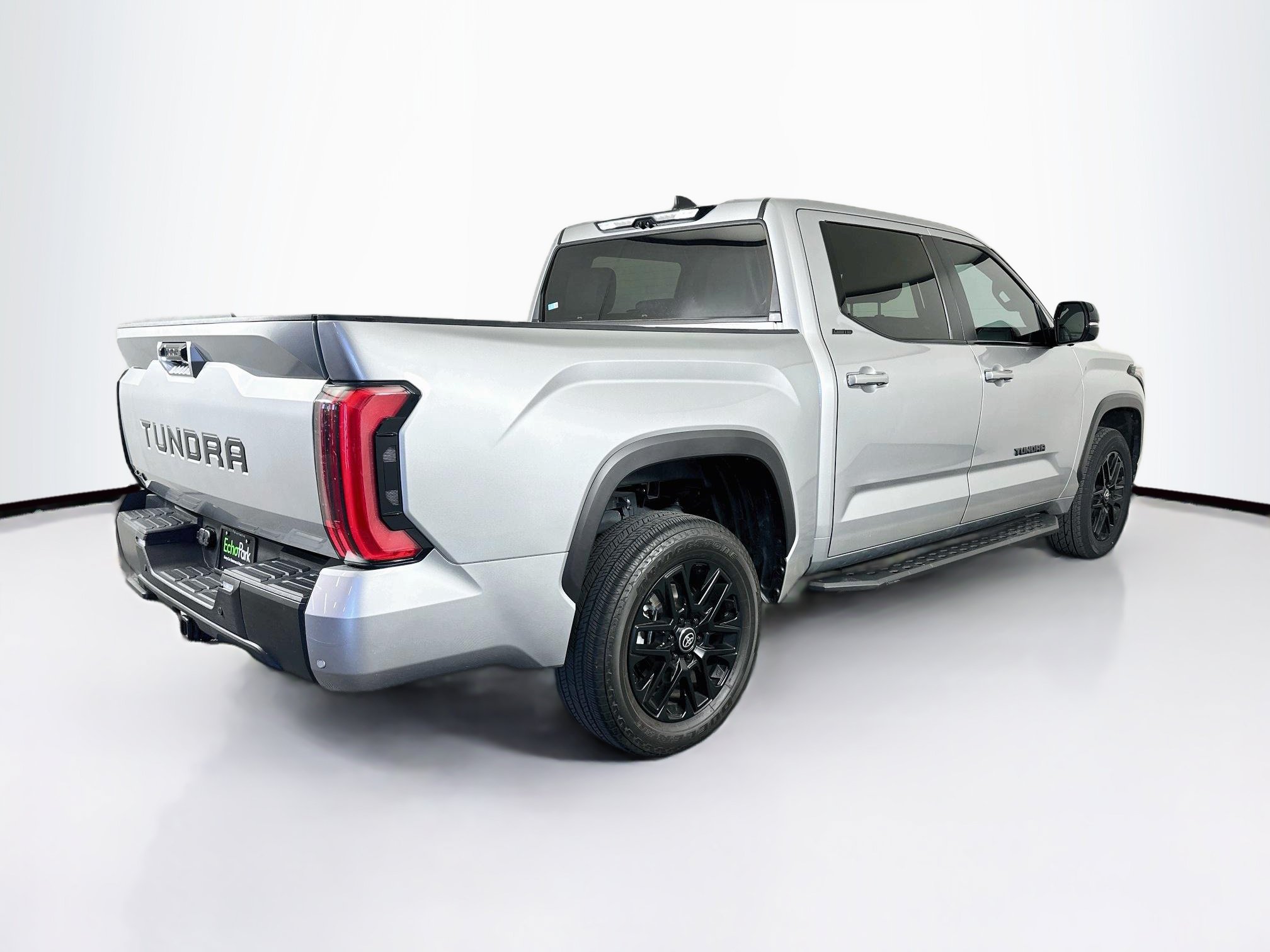 Used 2025 Toyota Tundra Limited AWD/4WD image 9
