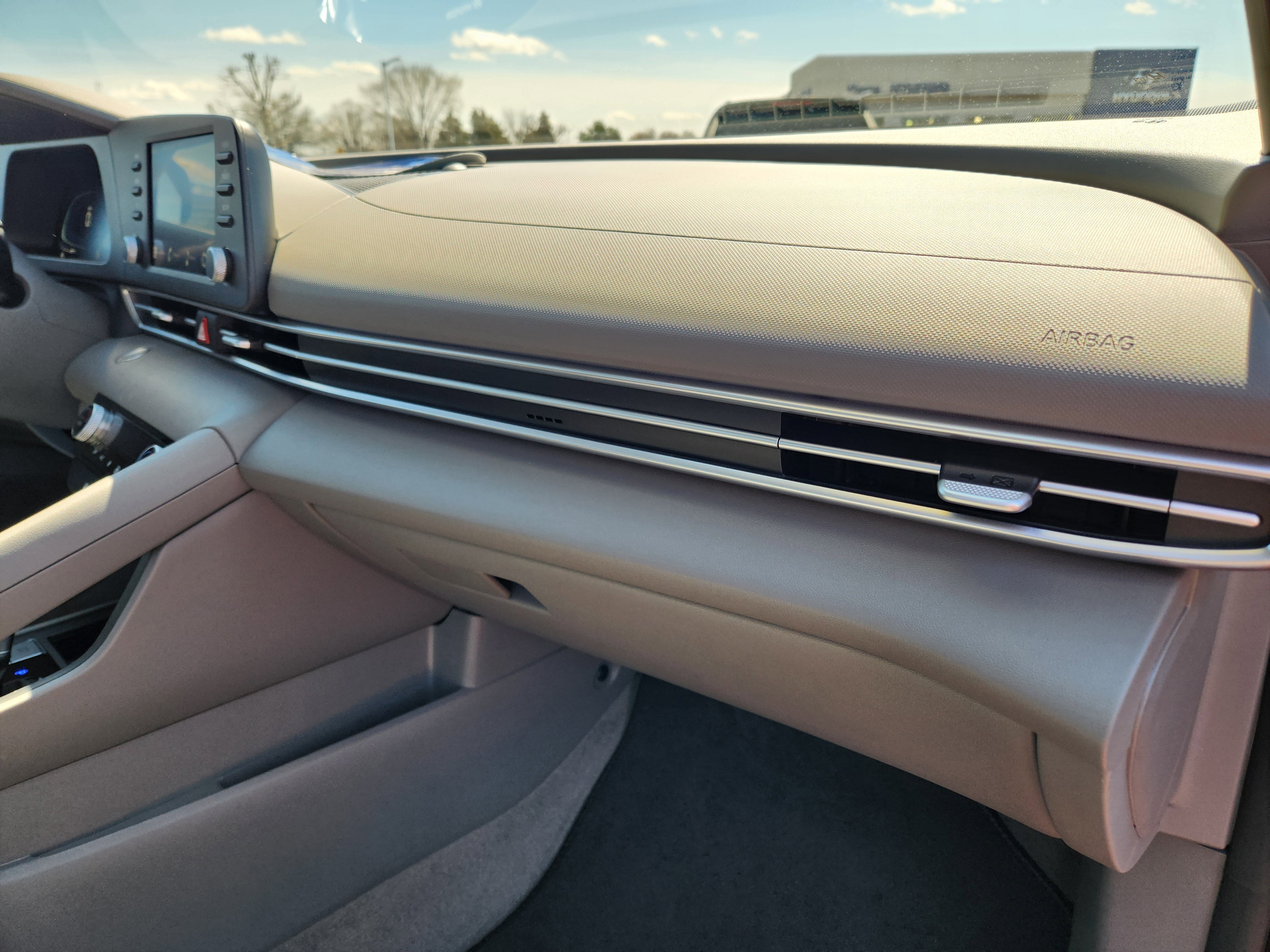 Certified 2025 Hyundai Elantra Sport image 17