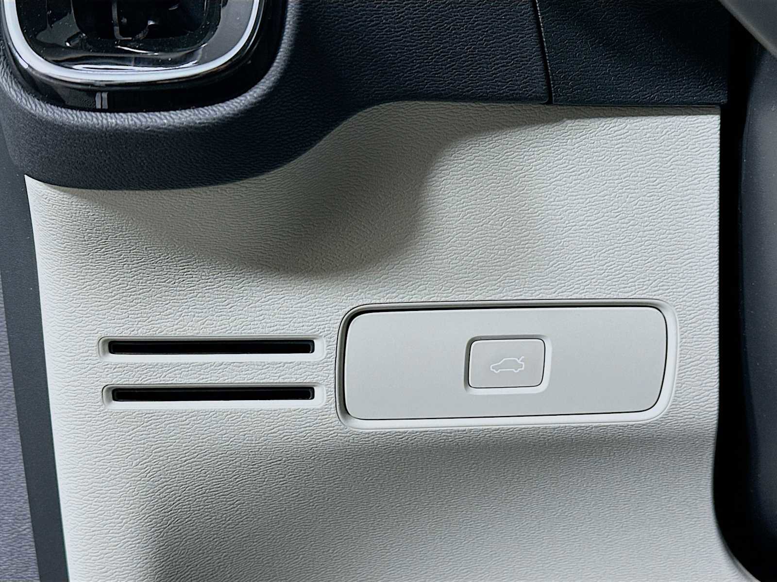 New 2026 Volvo XC40 B4 Plus w/ Protection Package image 10