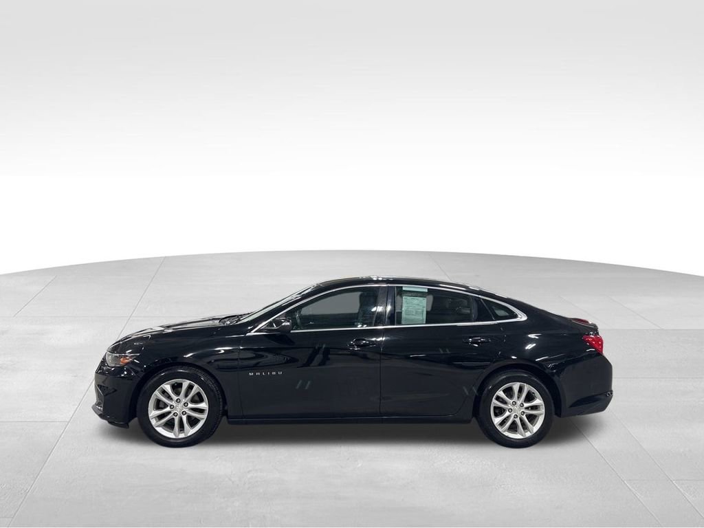 Used 2017 Chevrolet Malibu LT image 2