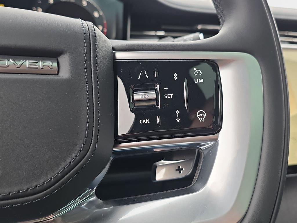 New 2025 Land Rover Range Rover Long Wheelbase SE image 18