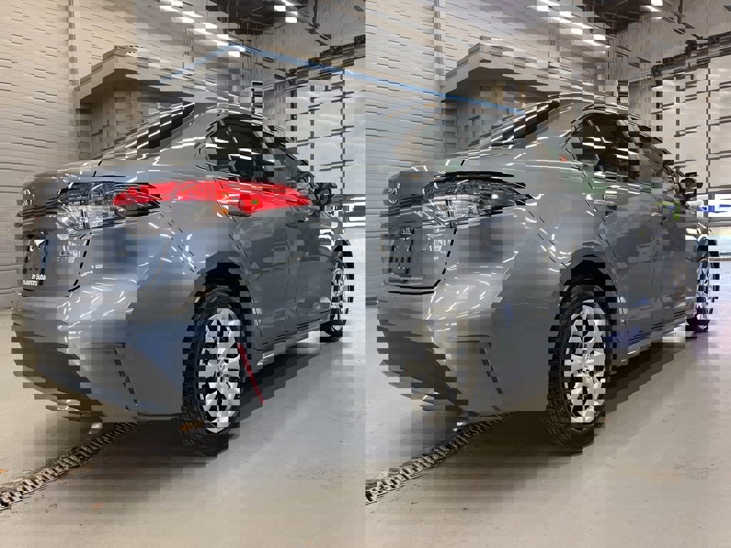 Used 2020 Toyota Corolla LE image 7