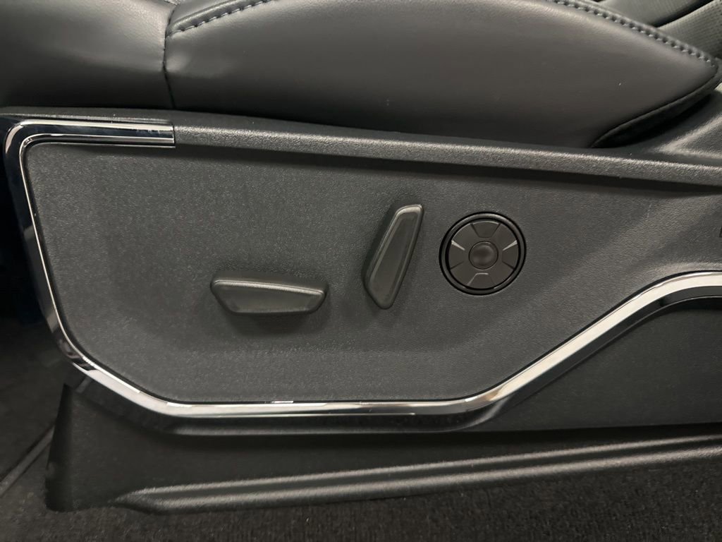 New 2026 Ford F350 Platinum w/ Tremor Off-Road Package image 4