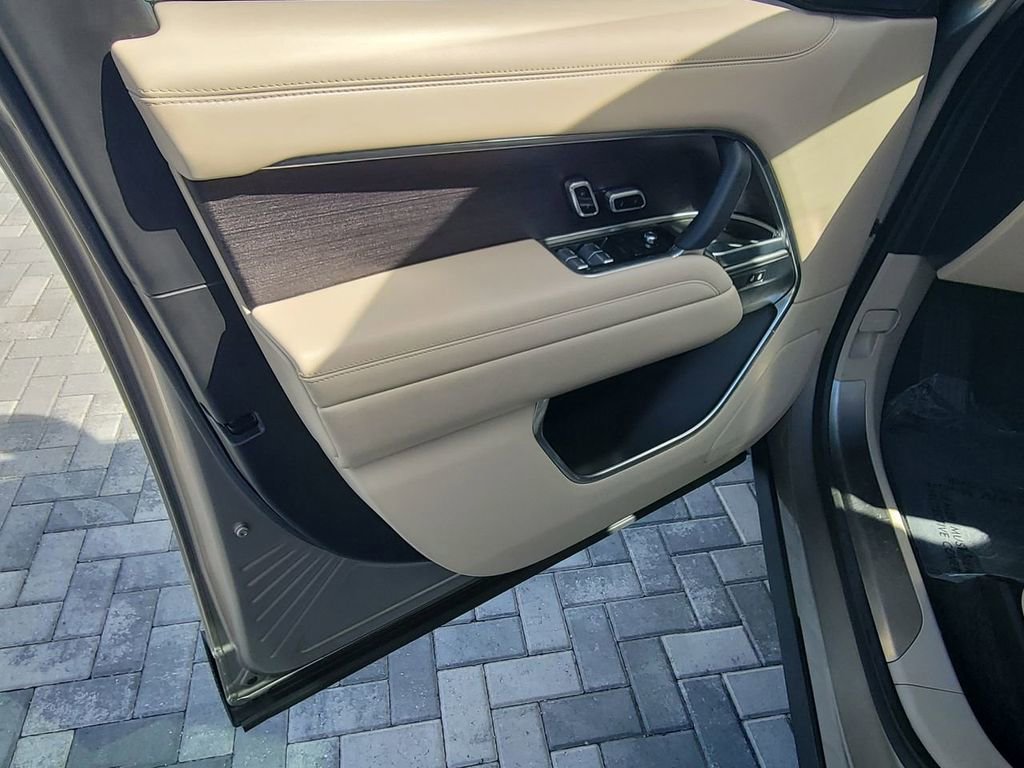 Certified 2023 Land Rover Range Rover SE AWD/4WD image 23