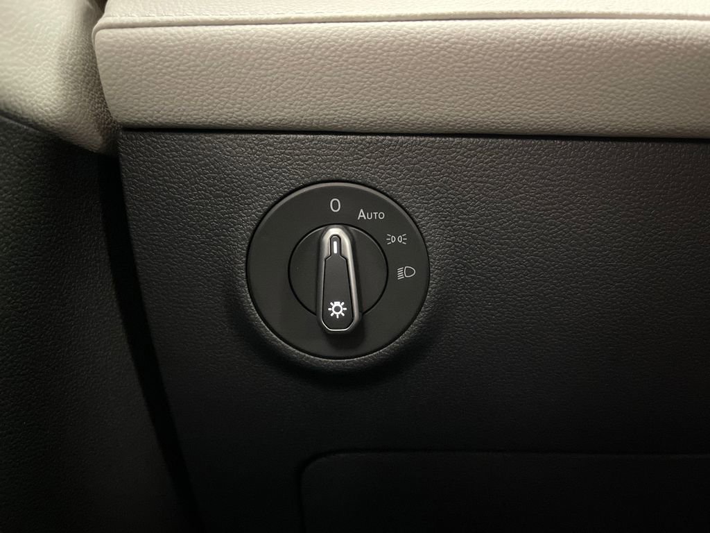 Used 2025 Volkswagen Taos S image 30