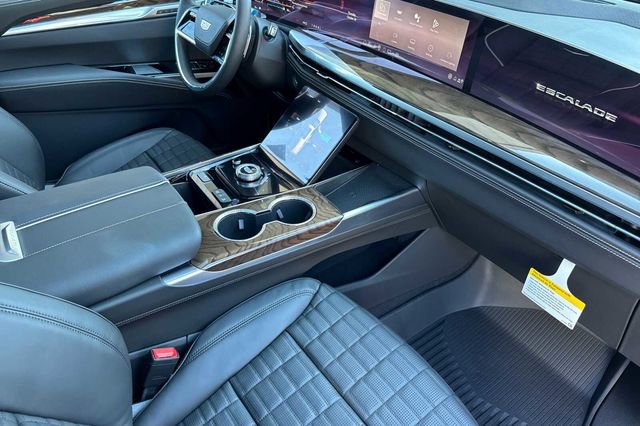 New 2026 Cadillac Escalade ESV Platinum Sport w/ LPO, ONYX Package image 18