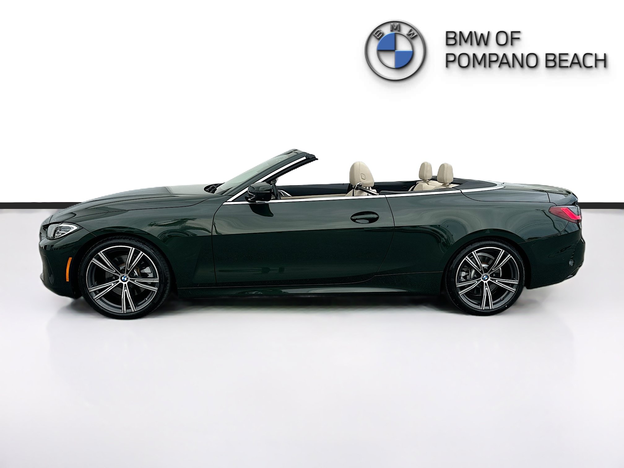 Used 2024 BMW 430i Convertible w/ Premium Package RWD image 5