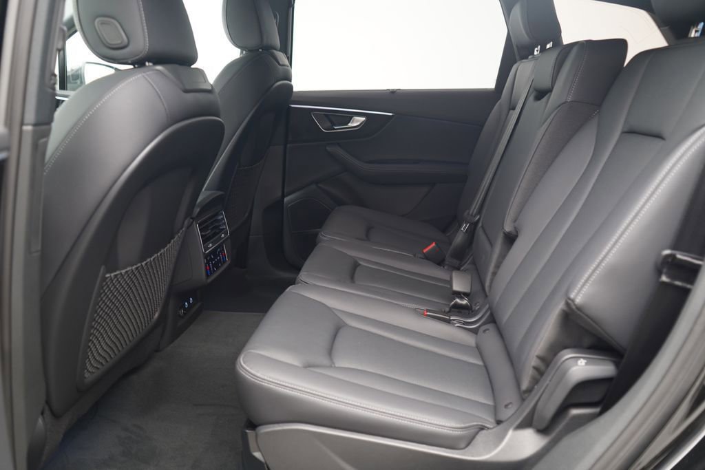 New 2026 Audi Q7 3.0T Premium Plus AWD/4WD image 7
