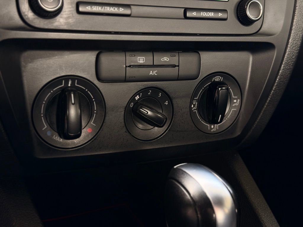 Used 2015 Volkswagen Jetta S image 38