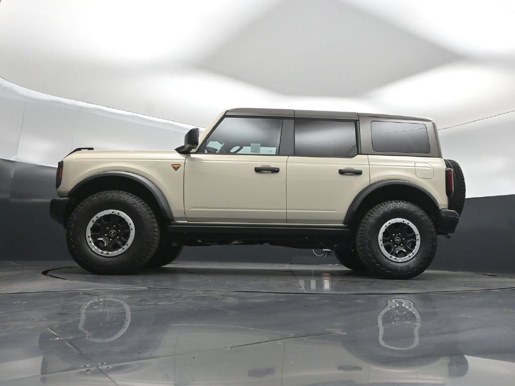 Certified 2026 Ford Bronco Badlands AWD/4WD image 8