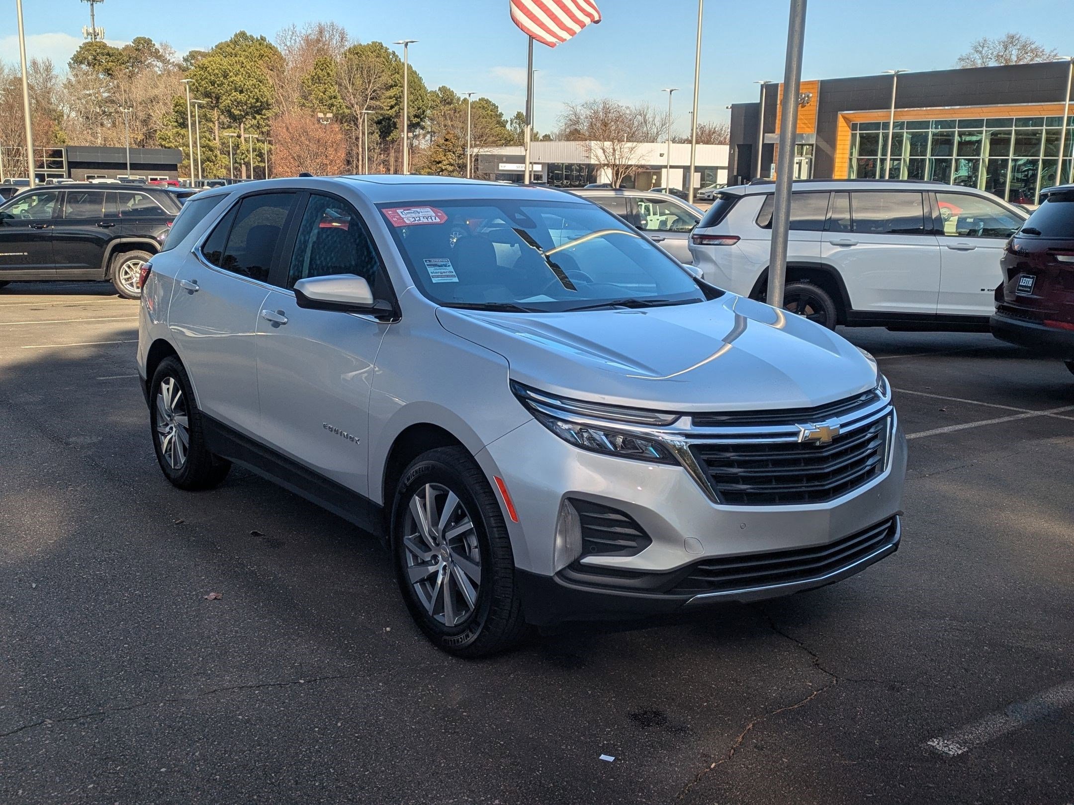 Used 2022 Chevrolet Equinox LT image 3