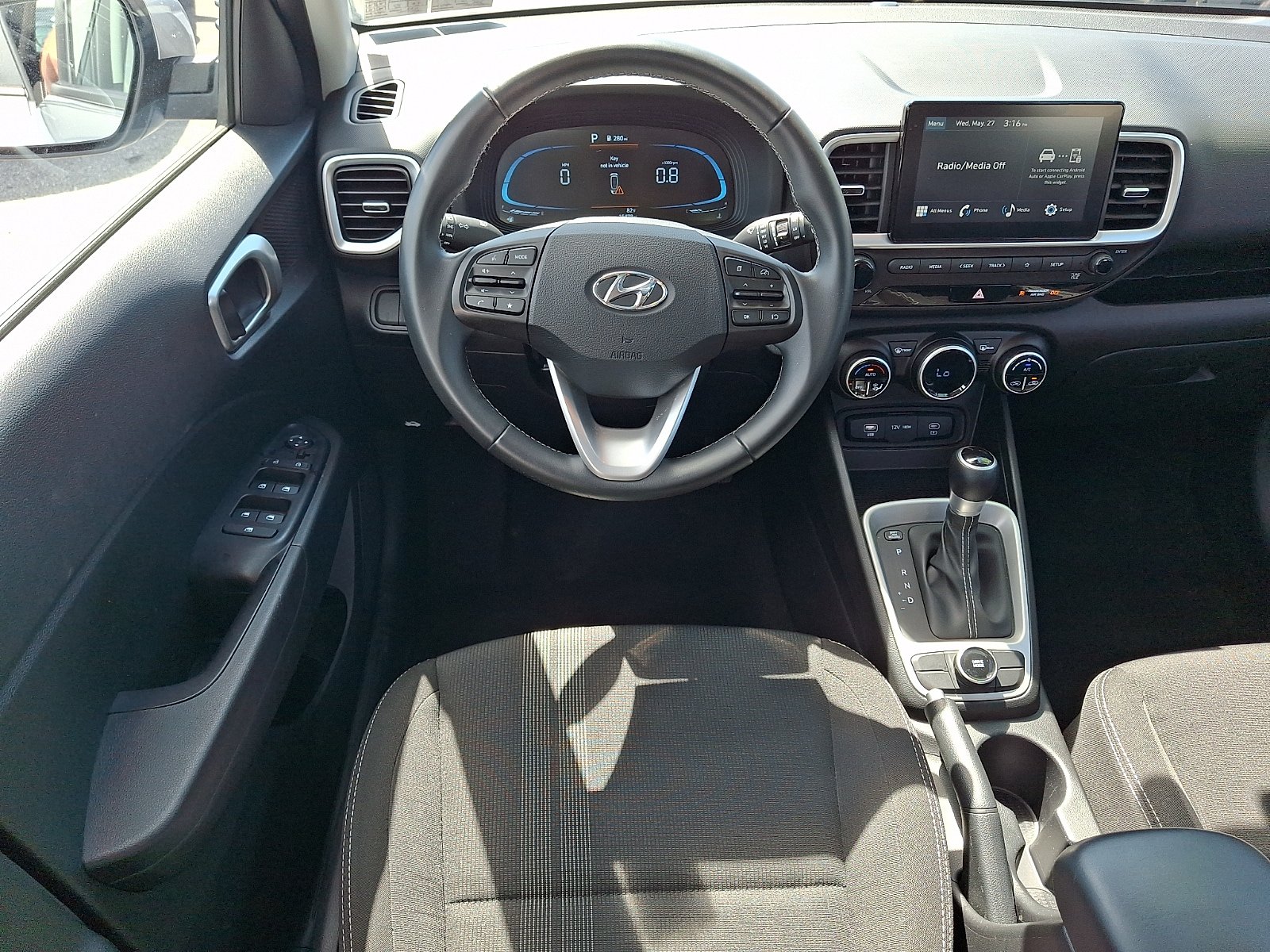 Certified 2025 Hyundai Venue SEL FWD image 12