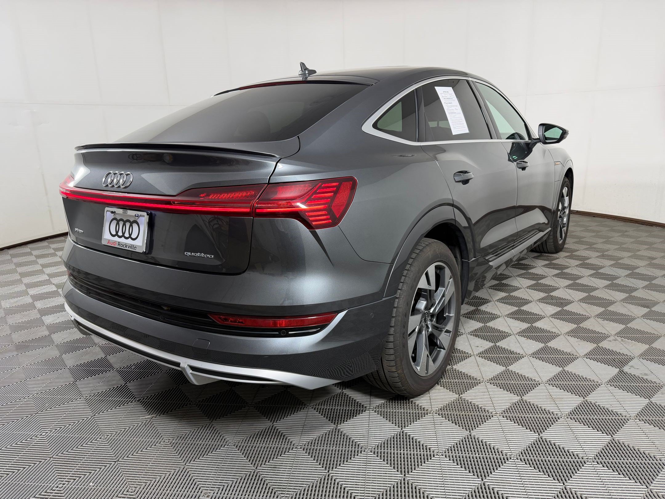 Certified 2021 Audi e-tron Premium Plus w/ Premium Plus Package AWD/4WD image 9