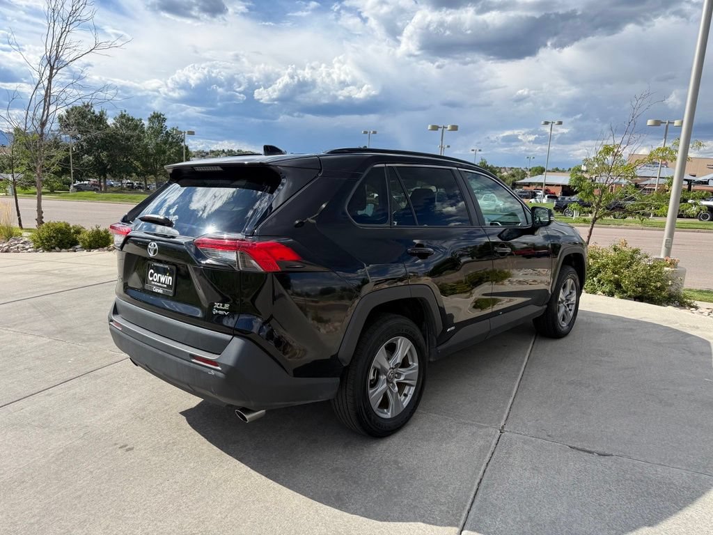 Used 2025 Toyota RAV4 XLE AWD/4WD image 8
