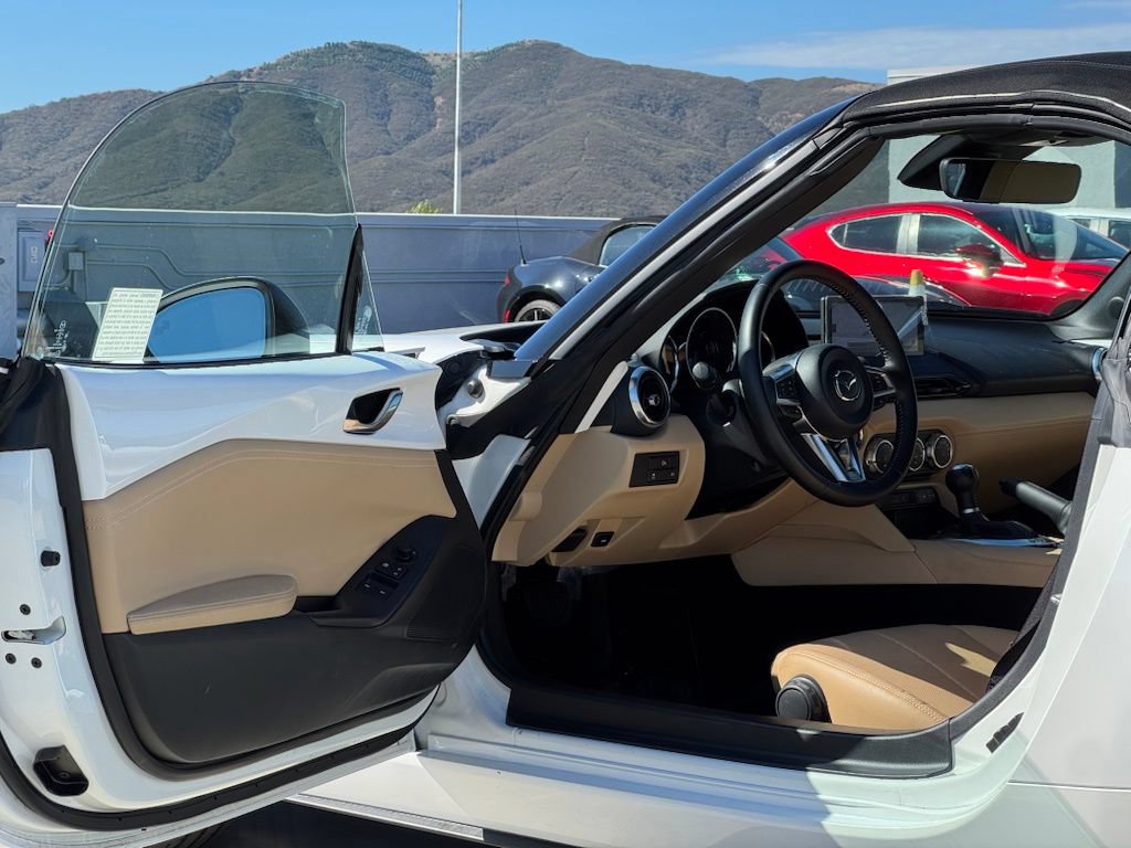 Used 2025 MAZDA MX-5 Miata Grand Touring RWD image 7