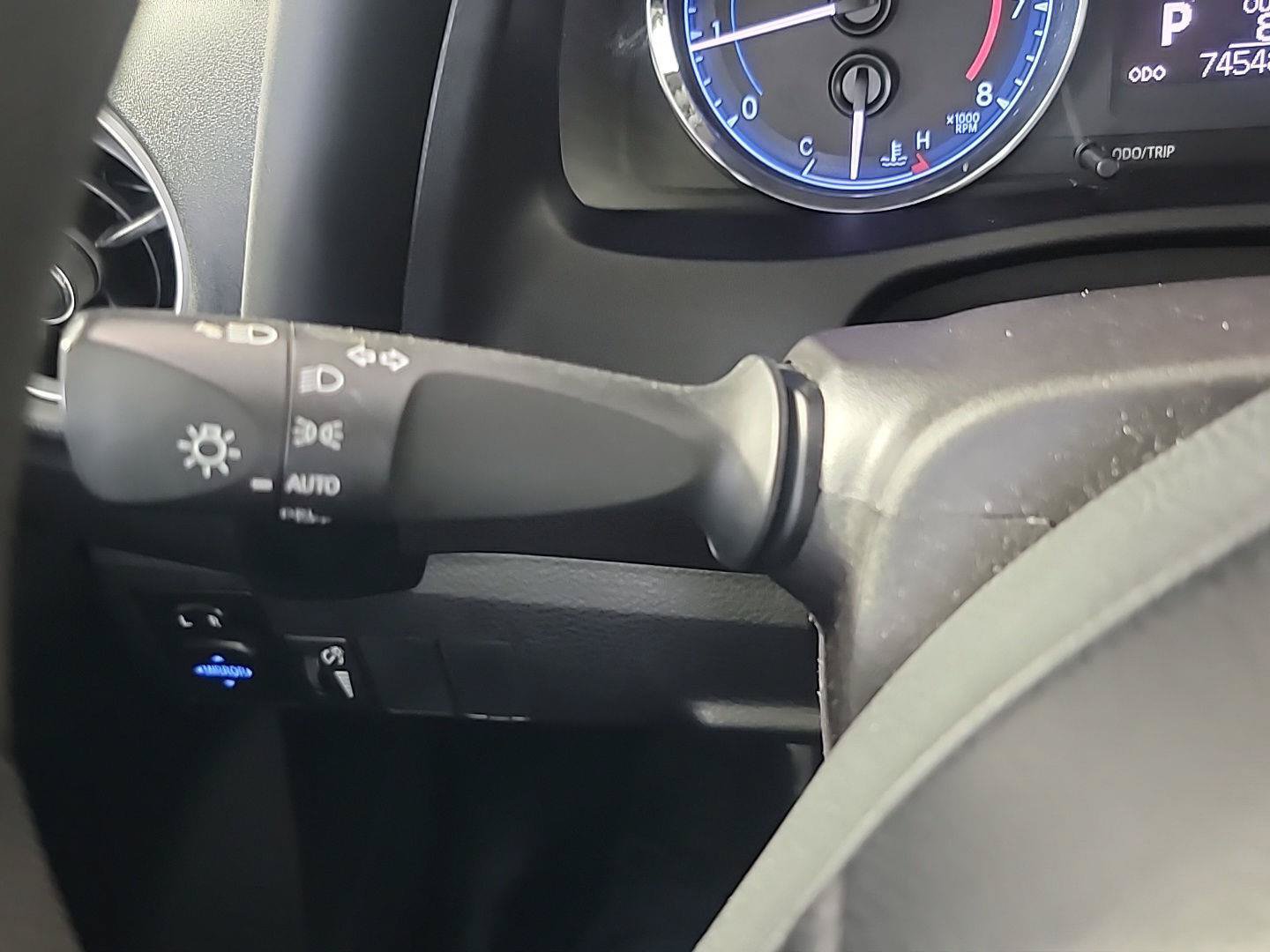 Used 2019 Toyota Corolla LE w/ Carpet Mat Package (TMS) FWD image 26