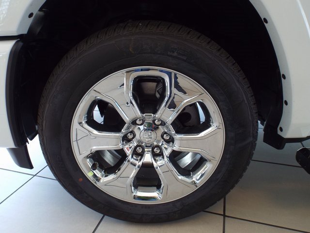New 2026 RAM 1500 4x4 Crew Cab image 12