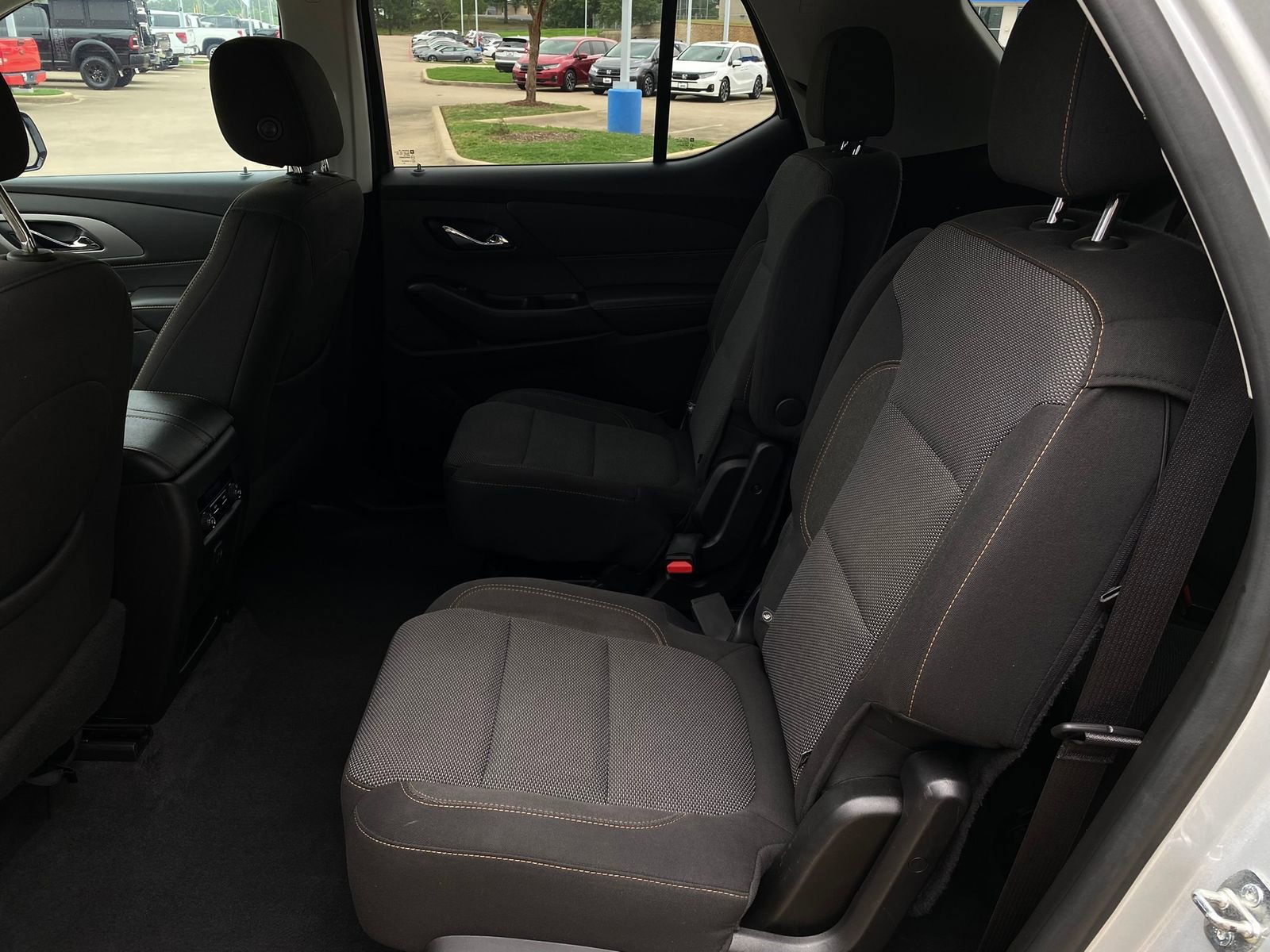 Used 2019 Chevrolet Traverse LT FWD image 25