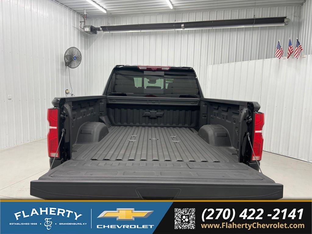 Used 2026 Chevrolet Silverado 2500 High Country w/ Midnight Edition AWD/4WD image 16