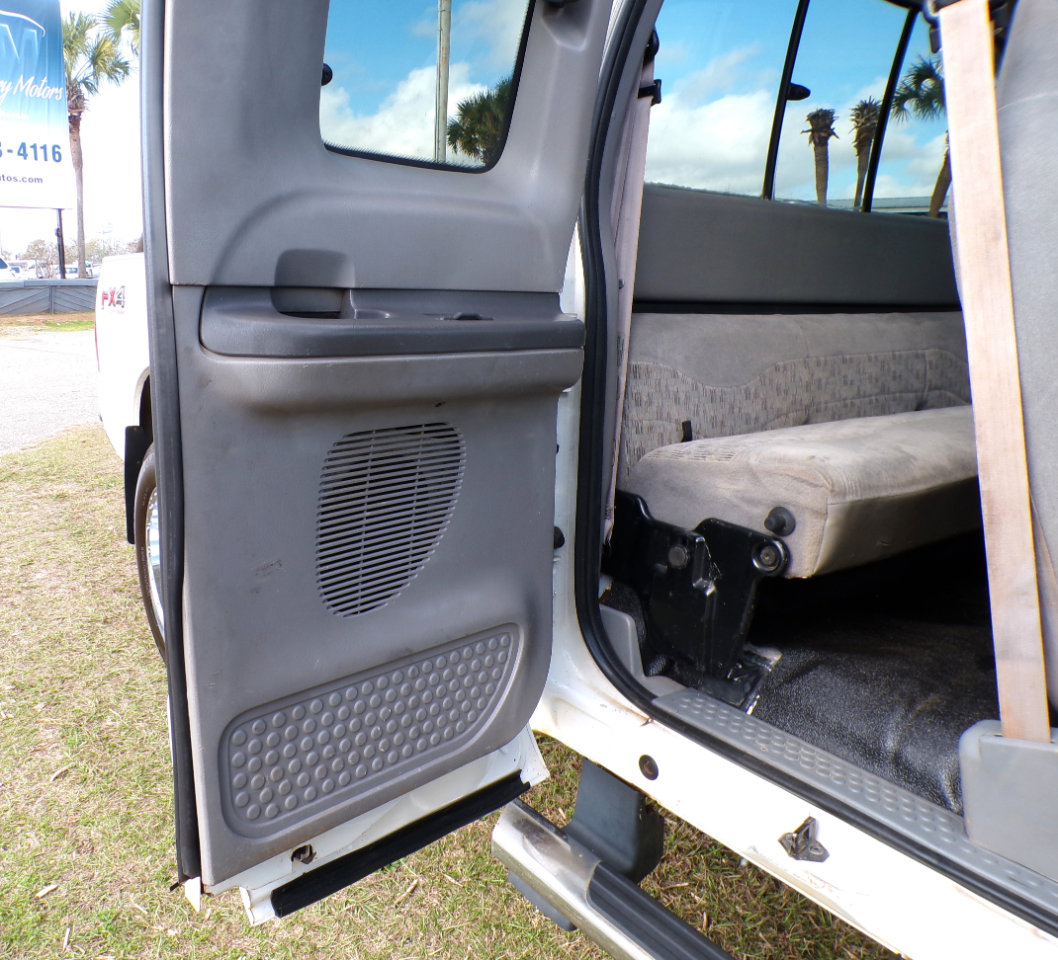 Used 1999 Ford F250 Lariat image 24