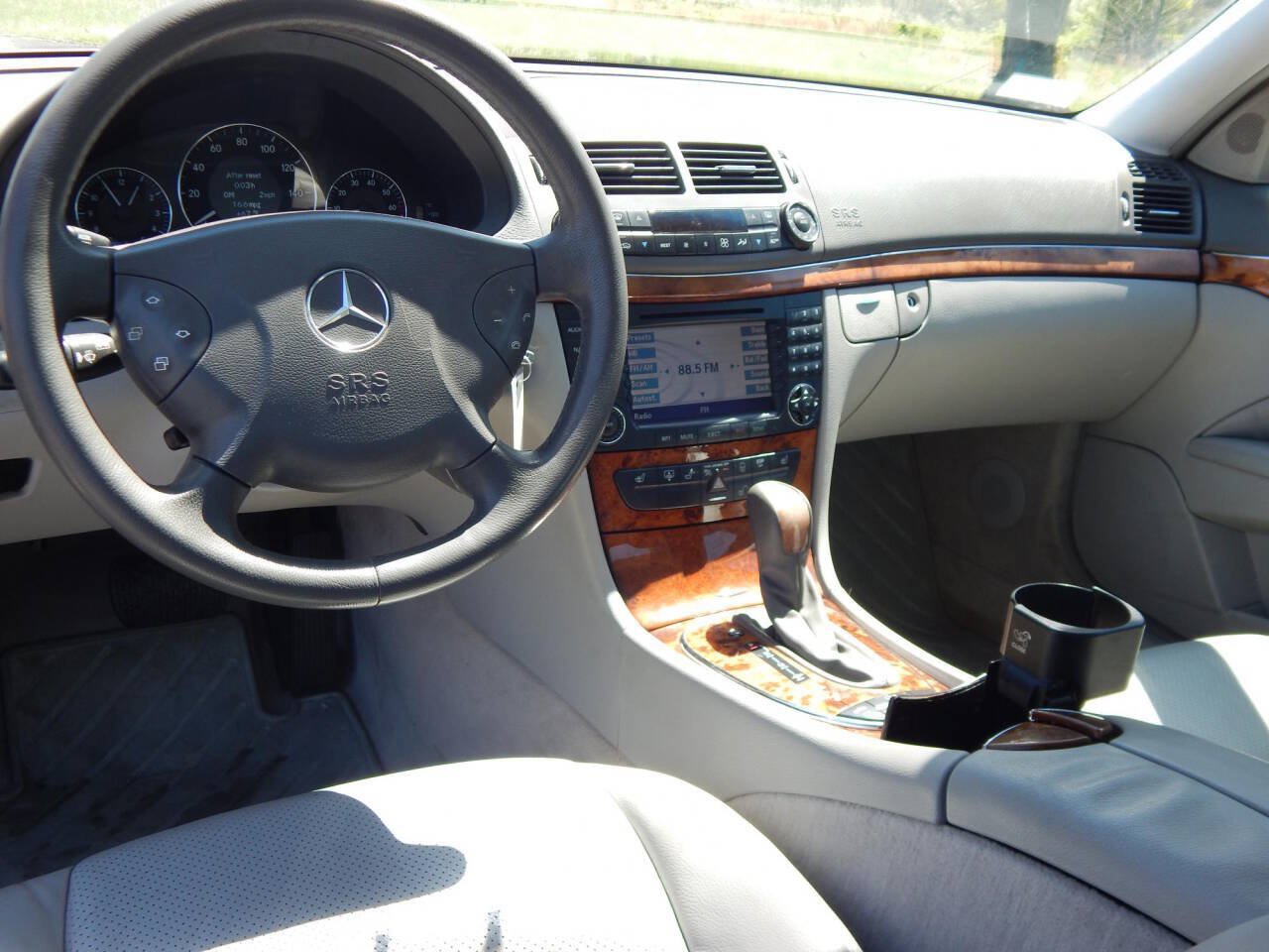 Used 2005 Mercedes-Benz E 500 4MATIC Sedan image 13