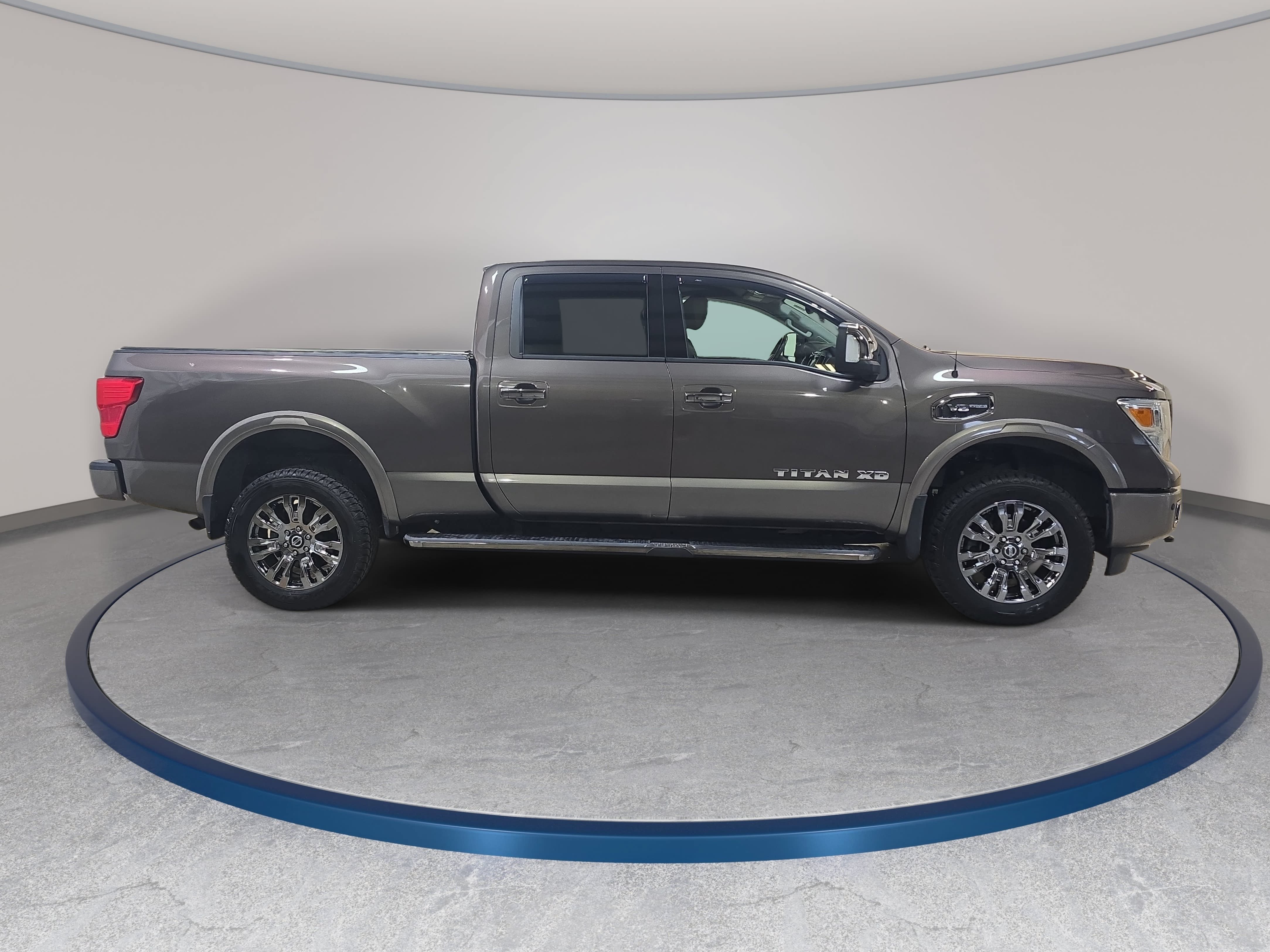 Used 2017 Nissan Titan Platinum Reserve AWD/4WD image 5