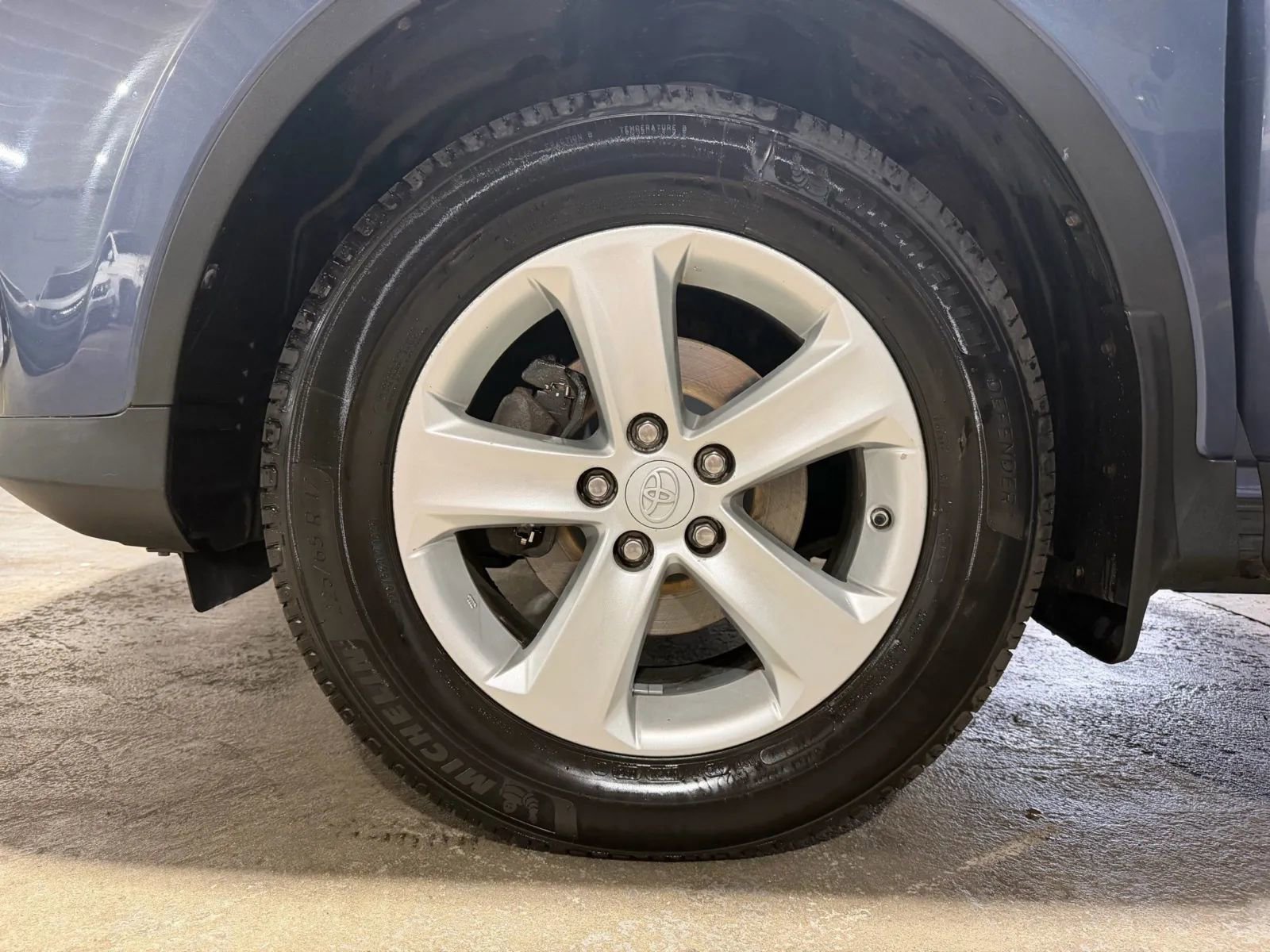 Used 2014 Toyota RAV4 XLE AWD/4WD image 16