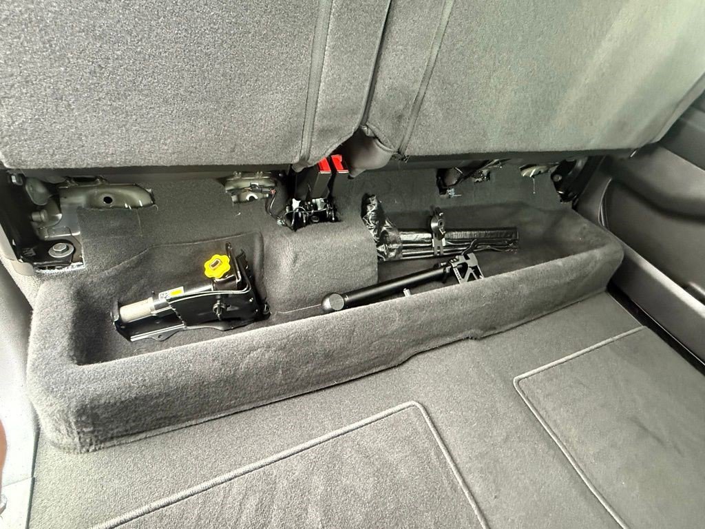 Certified 2025 GMC Sierra 1500 SLT image 30