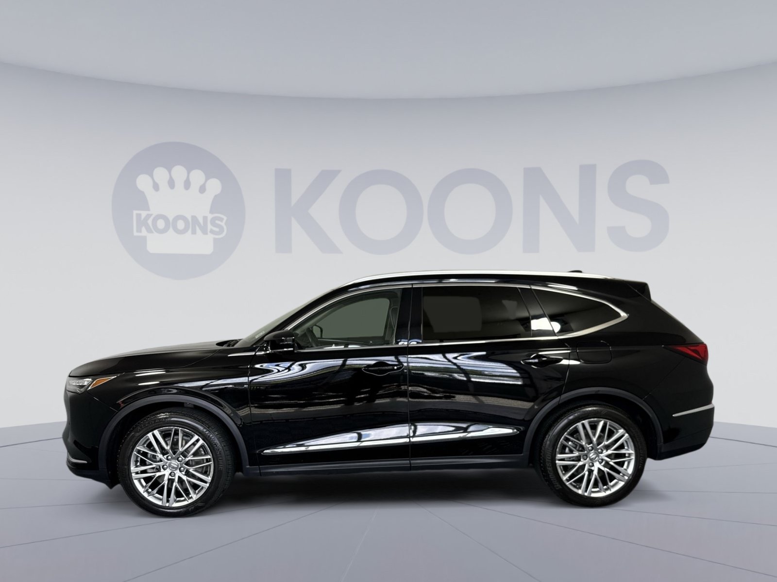 Used 2023 Acura MDX SH-AWD w/ Advance Package image 2