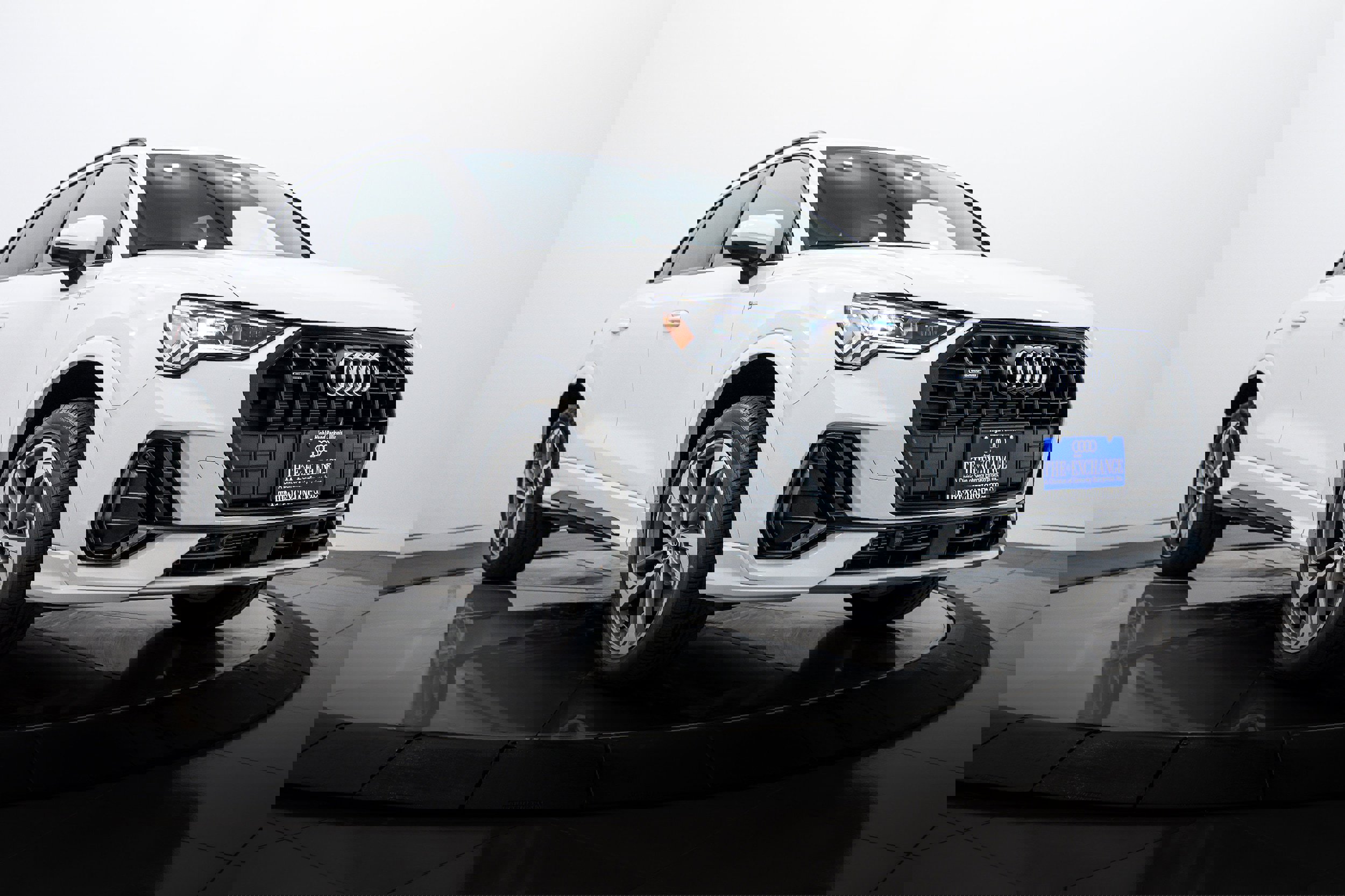 New 2025 Audi Q3 2.0T Premium