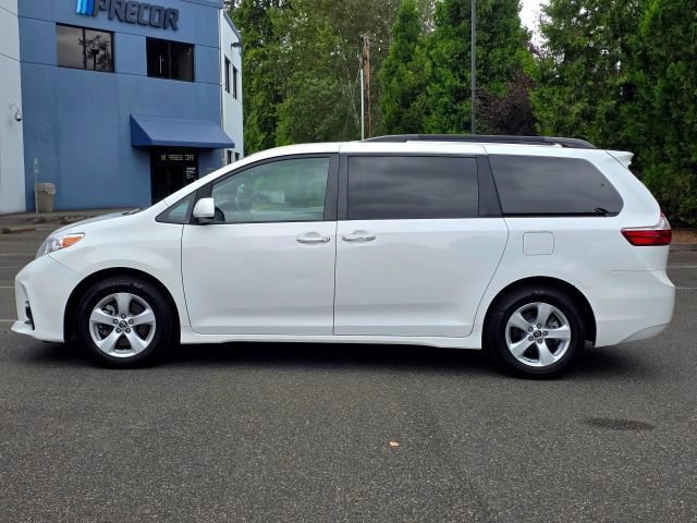Used 2019 Toyota Sienna LE w/ LE Preferred Package FWD image 4