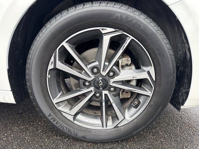 Used 2023 Kia Forte LXS image 9